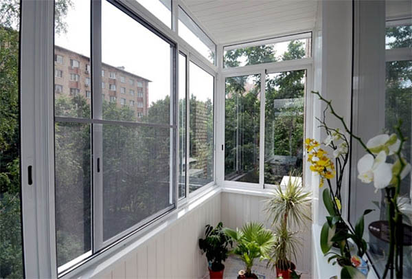 Недорогое остекление балконов и лоджий алюминиевым профилем от производителя окон Домодедово