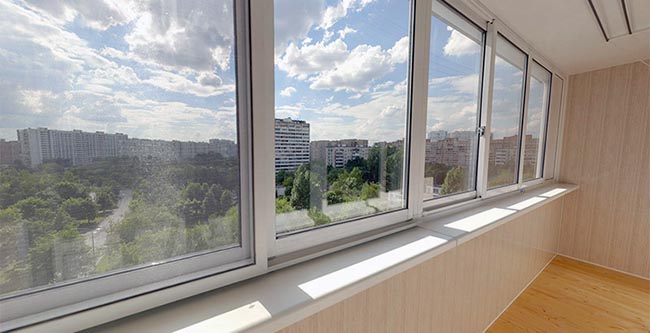 Чем застеклить балкон: ПВХ или алюминием Домодедово