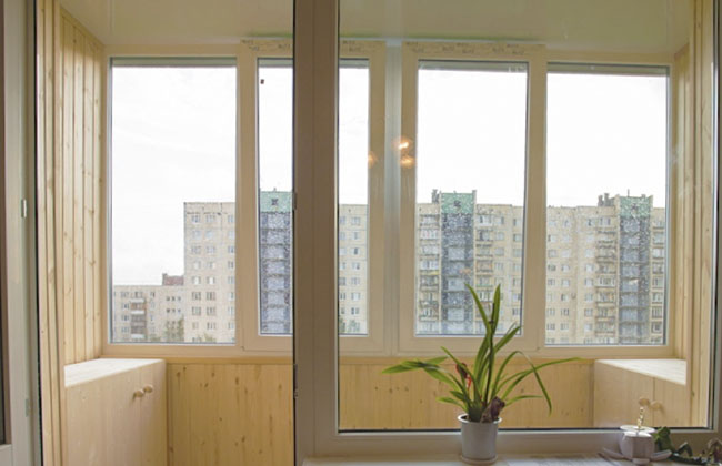 Остеклить балкон пластиковыми рамами: цены в Домодедово Домодедово