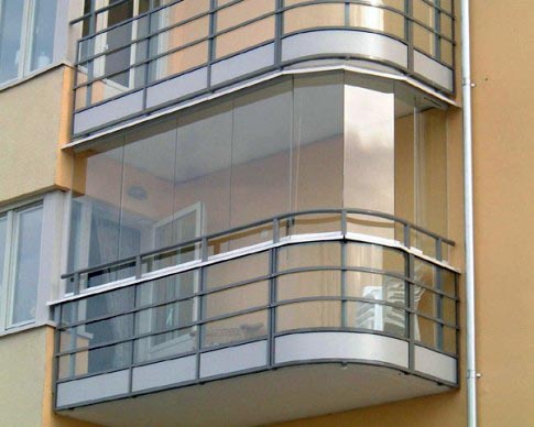 Сплошное безрамное остекление балкона без рам Домодедово